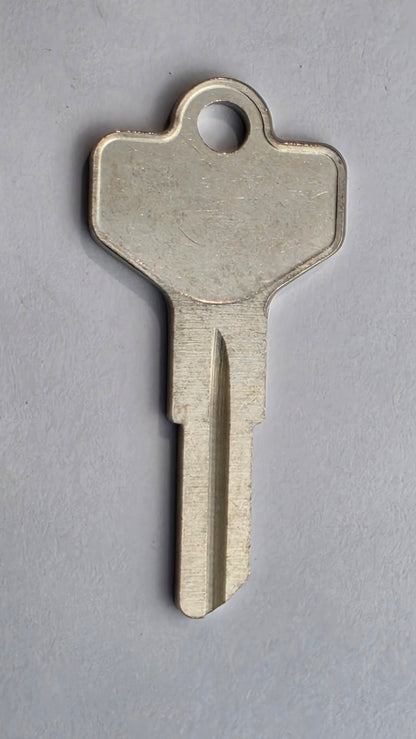 DE4 / D1098X Key Blanks – 10 Pack | Residential &amp; Commercial Keyway | ILCO Brass Keys