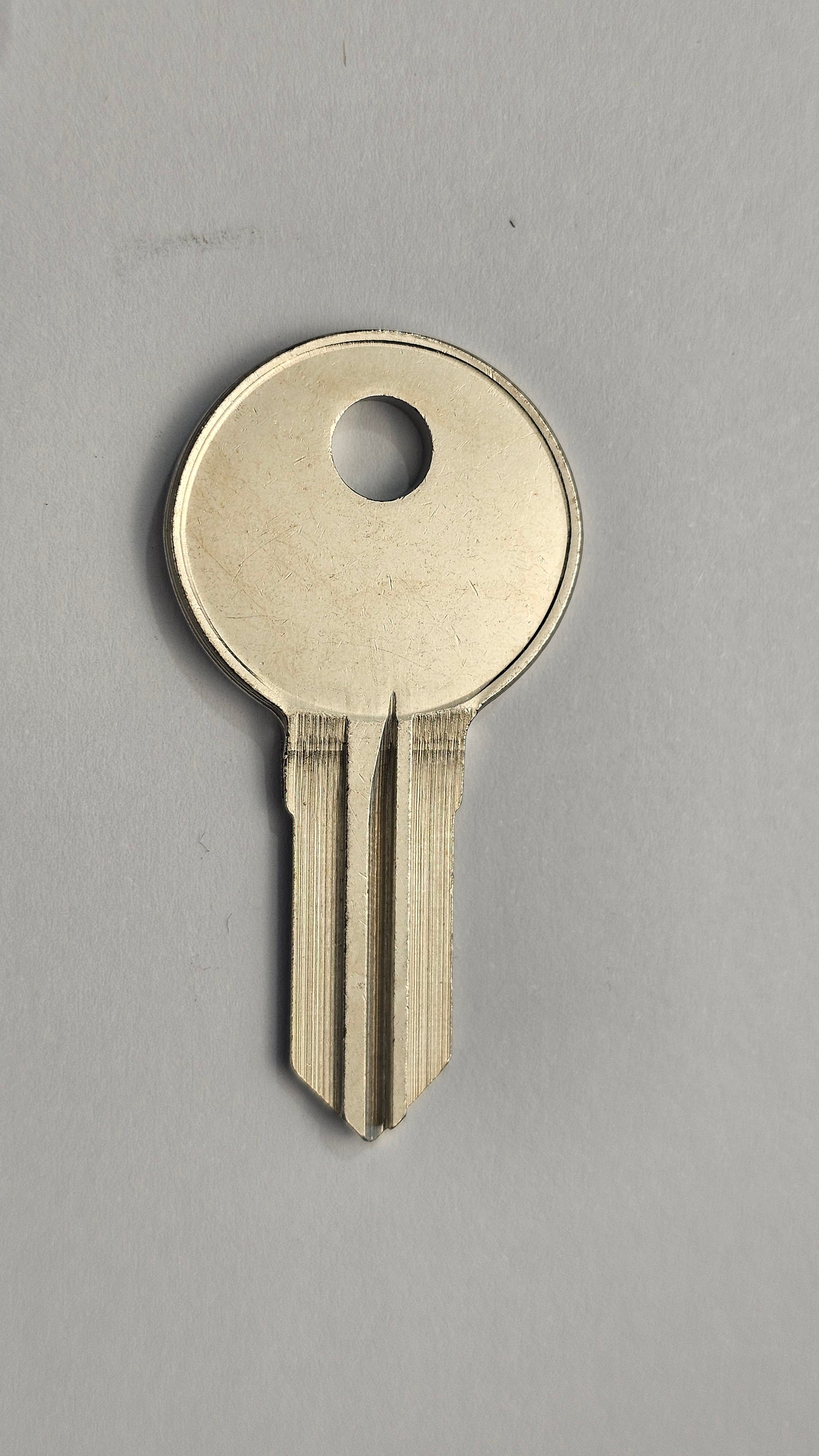 ILCO S1042ZP Toolbox Key Blank – Nickel Plated Brass – Fits Globe Wernicke, Illinois, Lehigh, Meilink 10 Pack