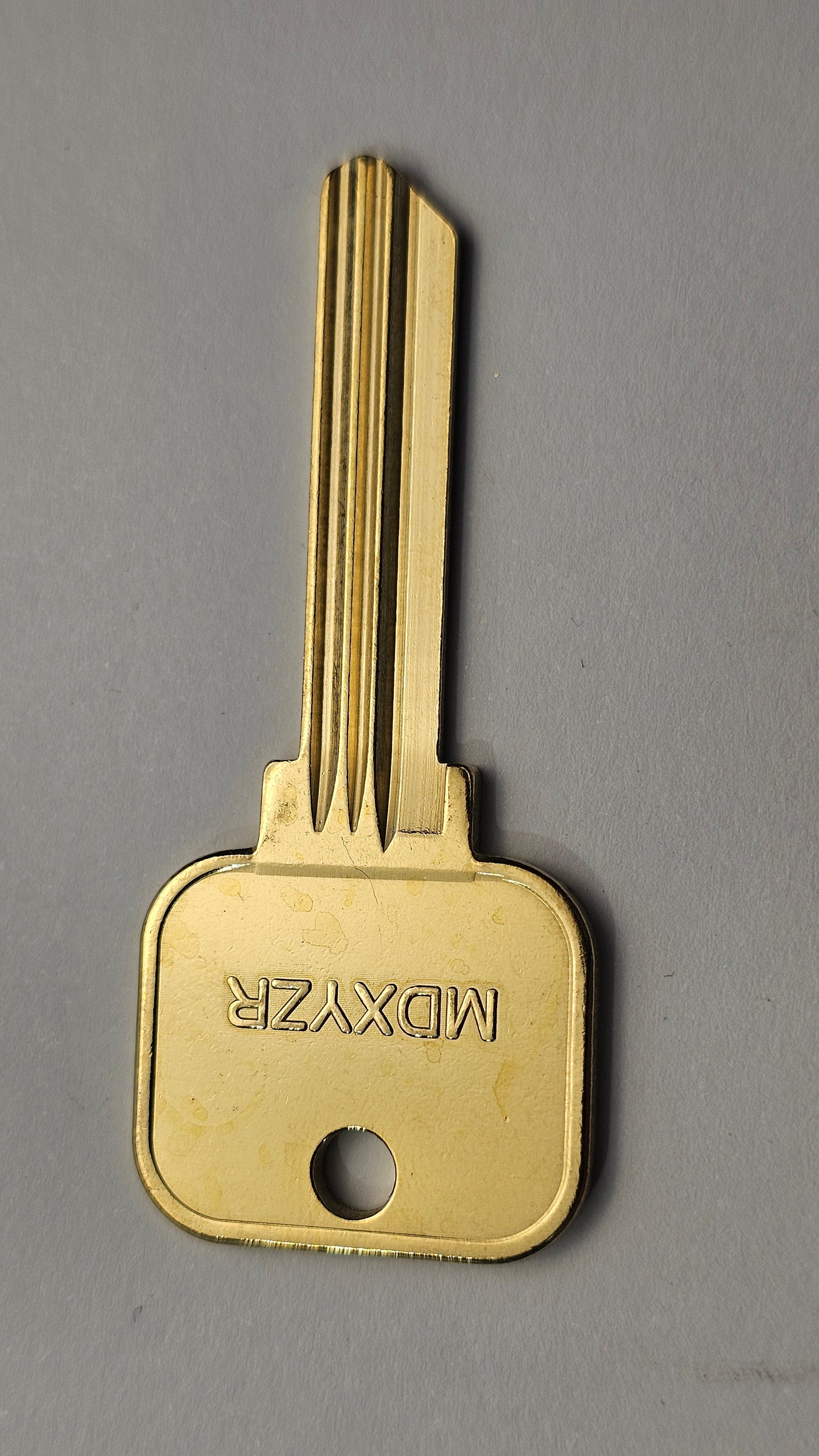 MDXYZ Lockgenics Medeco Master Key Blank – Compatible with Medeco BiAxial Y3 / X3 / Z3  (Aftermarket Nickel Silver)
